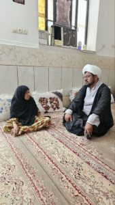 حجت‌الاسلام عبدالرسول قدوسی، رئیس بنیاد شهید و امور ایثارگران شهرستان میناب، به منظور تجلیل از فداکاری‌های خانواده‌های شهدا و ایثارگران، با جمعی از آنان دیدار و گفتگو کرد.