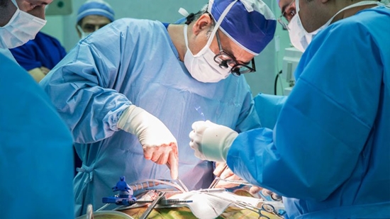 جراح بیمارستان قشم با تصمیمی حیاتی، جان بیمار را نجات داد