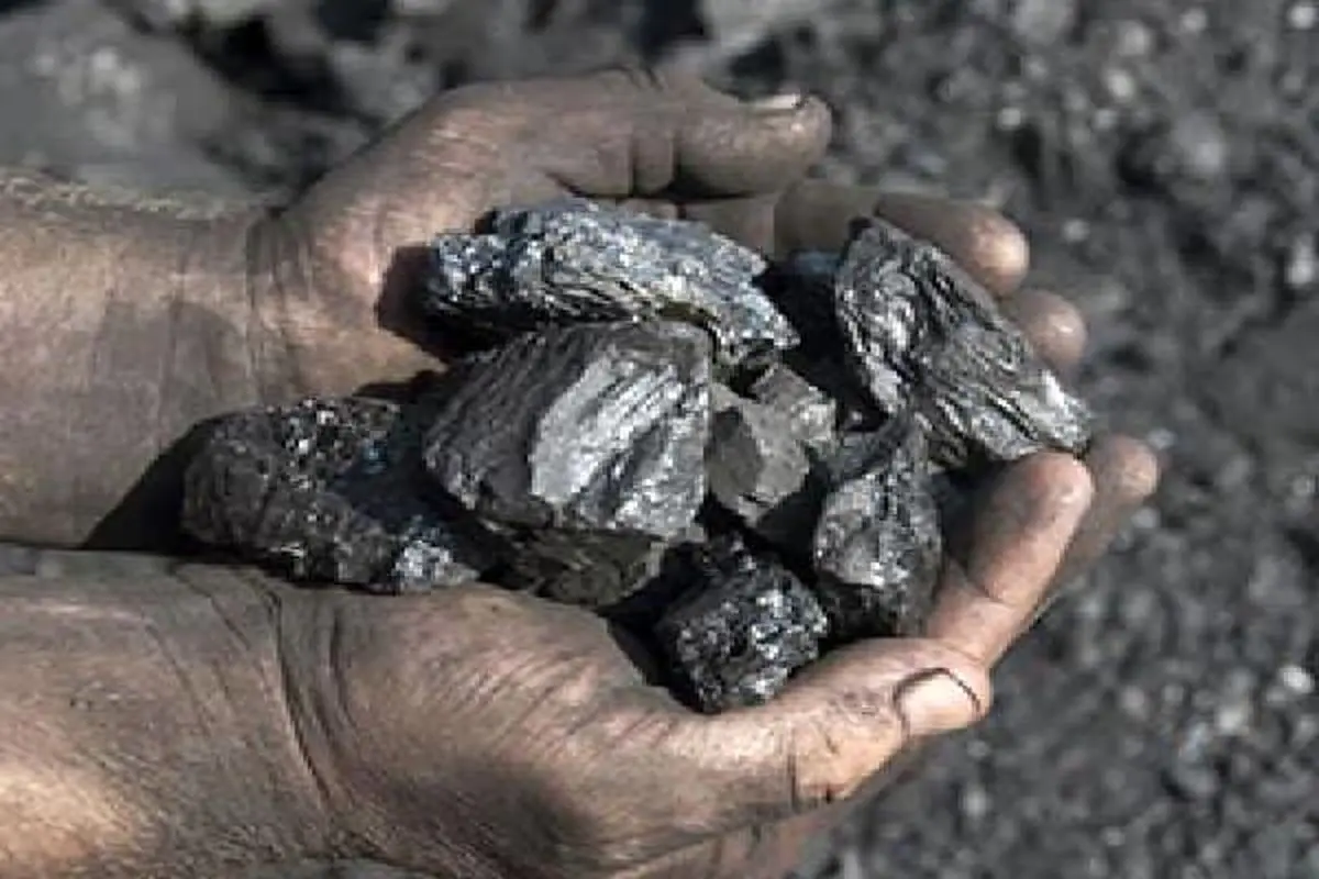 قاچاق میلیاردی منابع معدنی در بندرعباس ناکام ماند