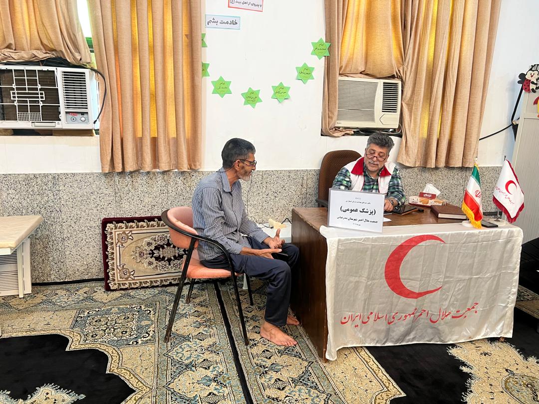 ارائه خدمات بهداشتی و درمانی هلال‌احمر به بیش از ۱۵۰ نفر در بندرعباس