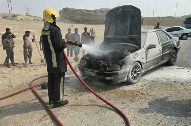 مهار آتش سوزی خودرو در روستای آبشورک