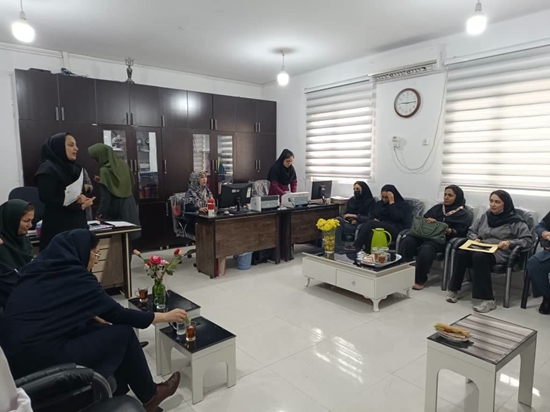 آموزش مقابله با تب دنگی و بهسازی محیط مدارس به معلمان و مدیران