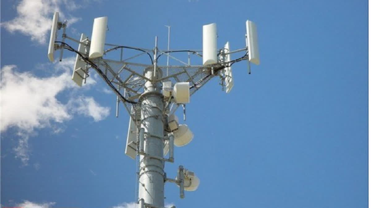 بازار درگهان قشم مجهز به سایت جدید تلفن همراه اول شد