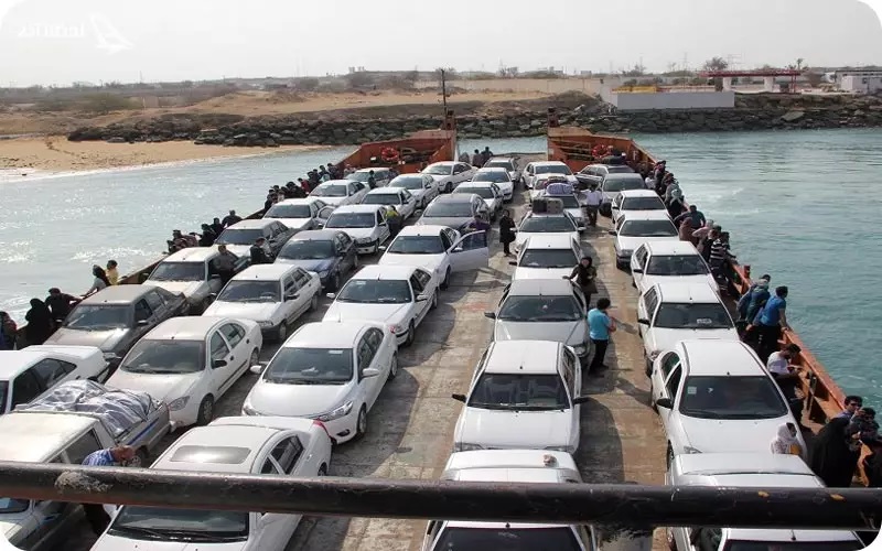 لندینگرافت به‌گل‌نشسته هرمزگان با ۱۰۰ مسافر دوباره شناور شد