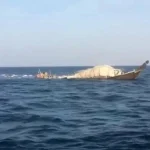 یک لنج باری متعلق به اهالی سیریک در دریای عمان مورد حمله دشمن قرار گرفت
